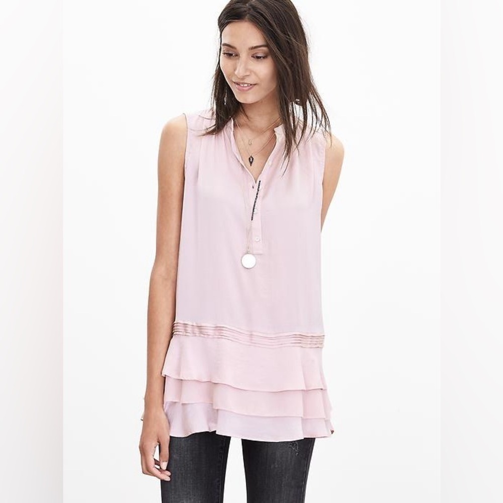 Banana Republic Tiered Ruffled Sleeveless Blouse in Color Pink Bubbles